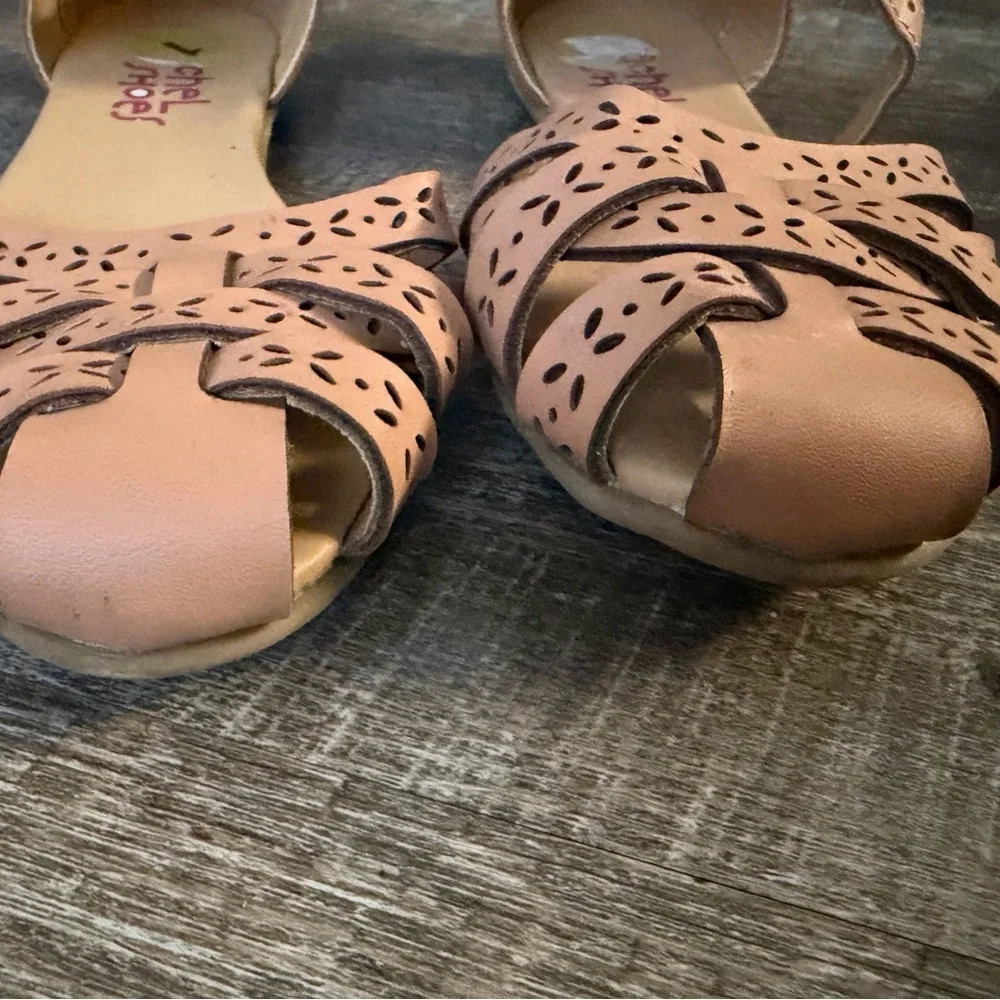 🌸 $10 SALE 🌸 Rachel Shoes  Blush Laser-Cut Strappy Girls' Sandals size 1